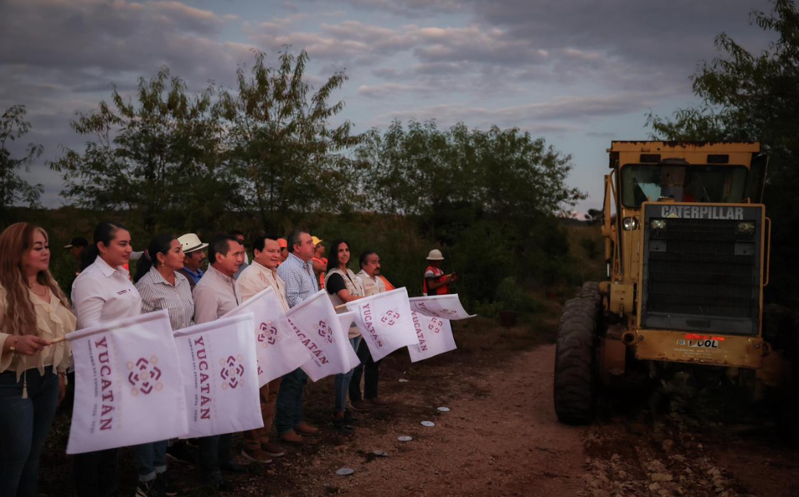 Yucatán moderniza acceso a la zona arqueológica de Oxkintok