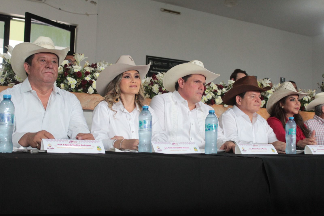 Gobernador Díaz Mena enaltece identidad tizimileña y respalda la Feria de Reyes 2026