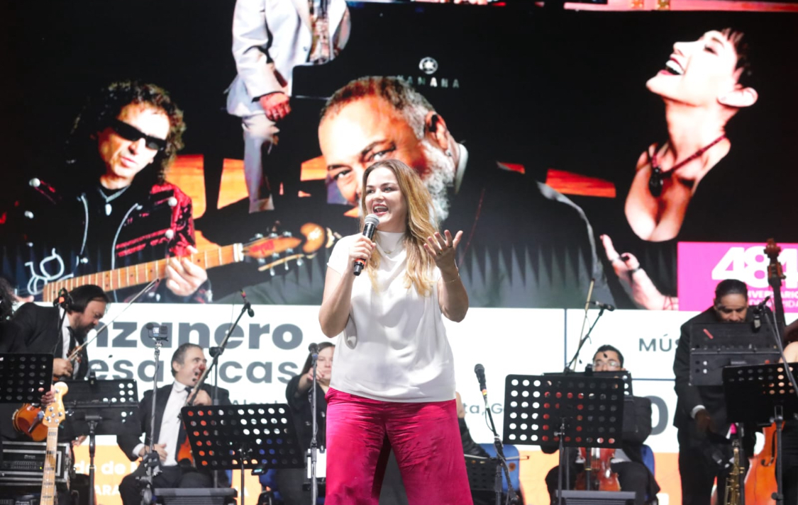 ​20 mil meridanas y meridanos rinden emotivo homenaje a Manzanero