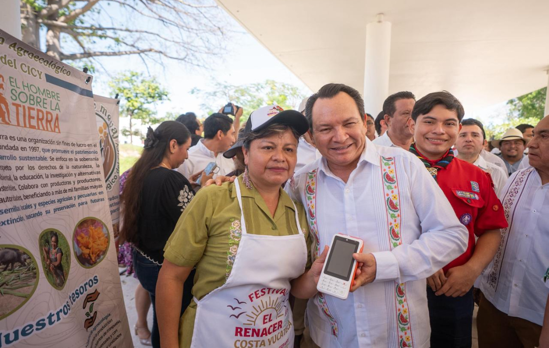 Ofrecen gran variedad de alimentos frescos en el Mercado Renacer del Campo Yucateco
